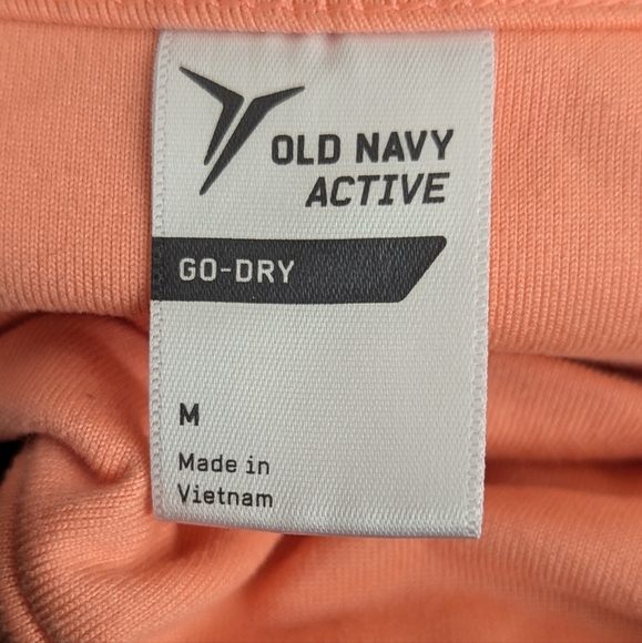 Old navy active tank - Picture 3 of 4